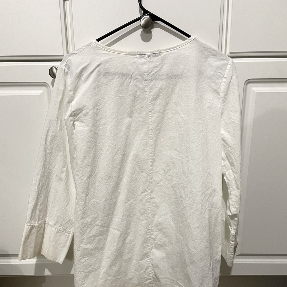 Women’s medium tunic white linen. Three-quarter length sleeve